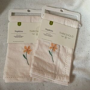 Threshold napkins